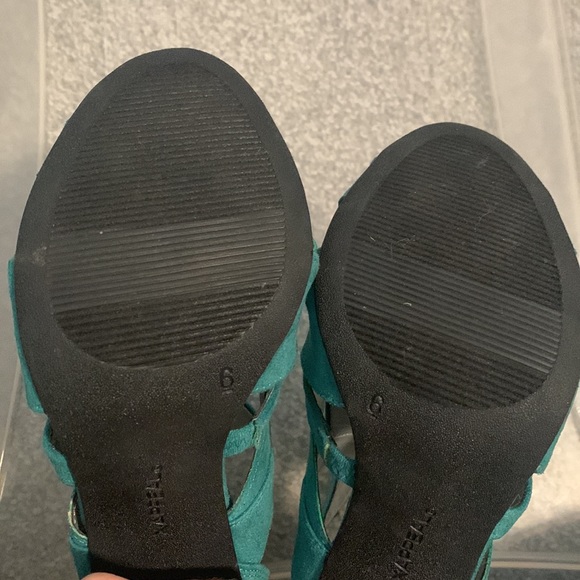 PRICE ⬇️ {X-Appeal} jade green heels - Picture 4 of 7